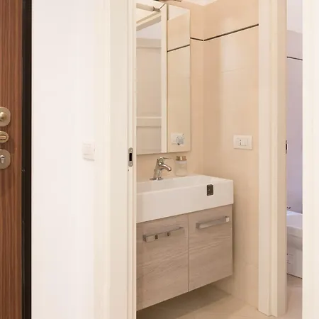 Apartament Porta Romana Garden Retreat - 3 Bedrooms & 2 Bathrooms Mediolan
