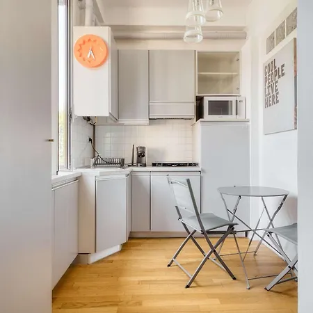 Appartement Bright 1br In The Heart Of Isola *