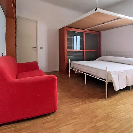 Apartament Bright And Quiet Flat In Sarpi *