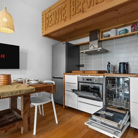 Apartament - Fast Wifi And Free Parking *
