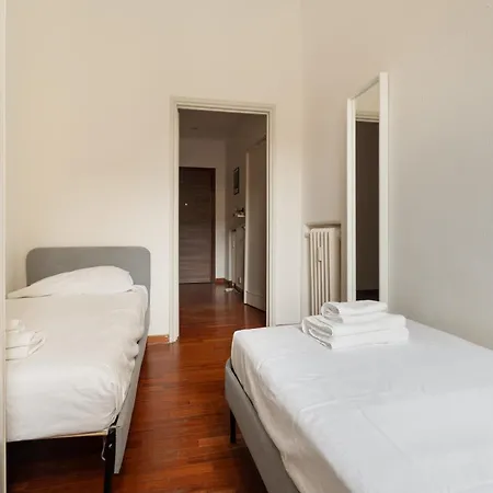 Apartament Guesthost - Spacious X8 Near San Babila *