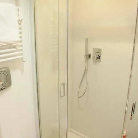 Apartment Tiny Between Duomo And La Scala Milan