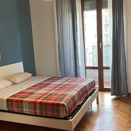 Large For 8 In Front Of The Station Mediolan