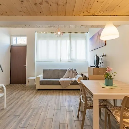 Apartament Loft With Mezzanine In Baggio By Thinah Mediolan