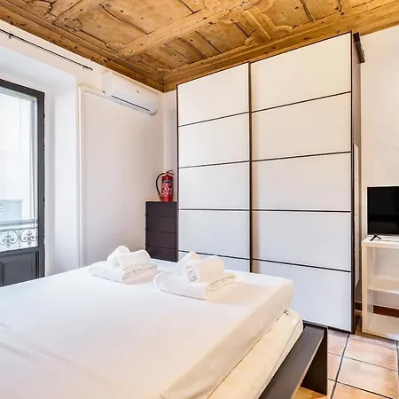 Apartament Colonnesanlorenzo Centreoftown Castle1minduomo4min