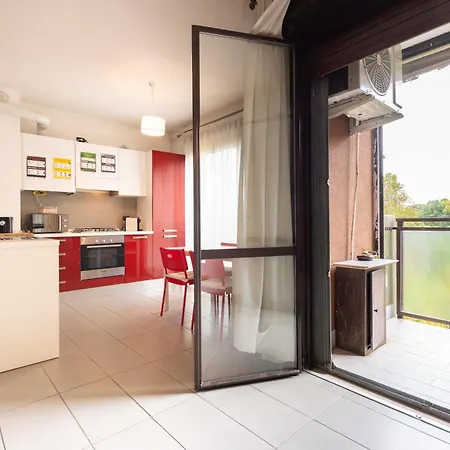 Navigli For 7 - Metro 100m - I-host Apartament