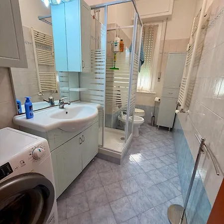 Contemporary Two-room On The Line Apartament Mediolan