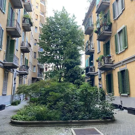 Luxurious And Spacious Near The Metro * Mediolan