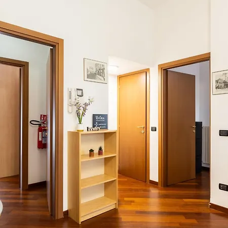 Apartament Bicocca Comfort - Free Parking - Near M5 Metro
