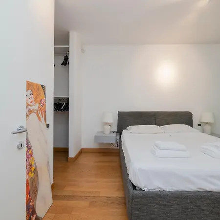Apartament Metro 5 Lussuoso Con Posto Auto *