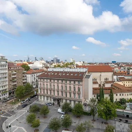 Stayeasy Concordia - Skyline Penthouse, Downtown Mediolan