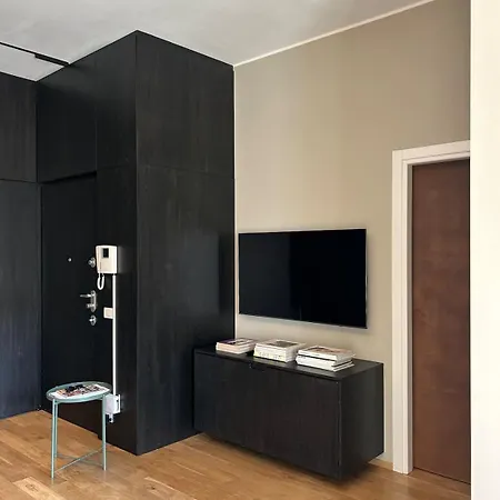 Mini Base Design In Apartament Mediolan
