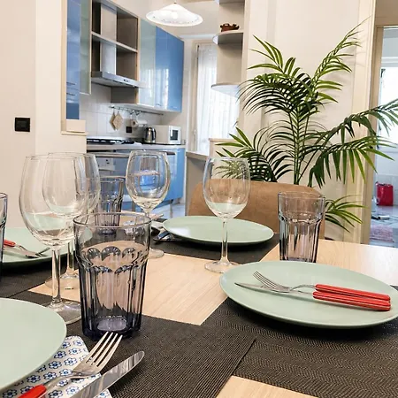 Bright 2-bedroom With Balconies Near San Raffaele Hospital Apartament Mediolan