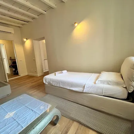 Arnolfo Apartment