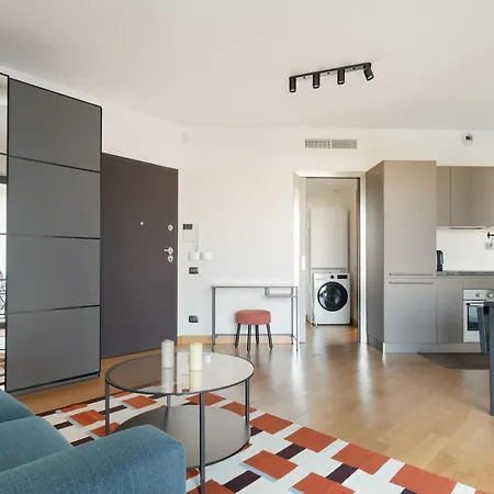 Guesthost - Traiano Comfy And Bright Apartament *