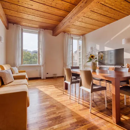 The Charm Of Old - Historic Palazzo With Duomo View Apartament