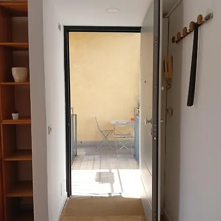 Bright And Quiet Flat In Sarpi *
