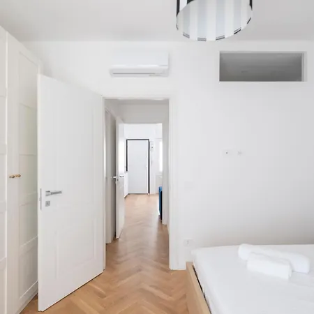 Cenisio Corso Sempione Moderno Bilocale Apartament