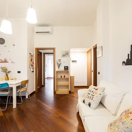 Apartament Bicocca Comfort - Free Parking - Near M5 Metro *