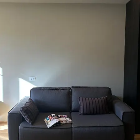 Mini Base Design In Apartament Mediolan