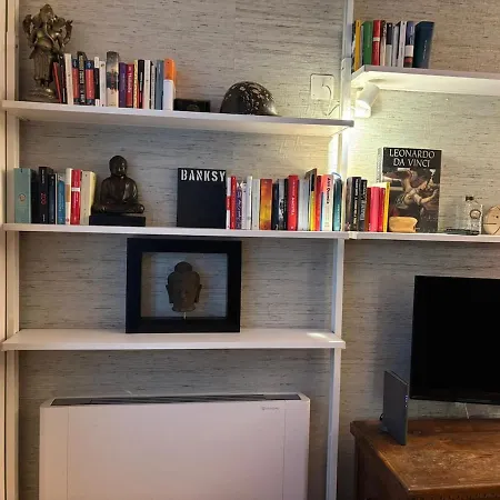 Designer Loft Between Corso Lodi And The Prada Foundation Mediolan