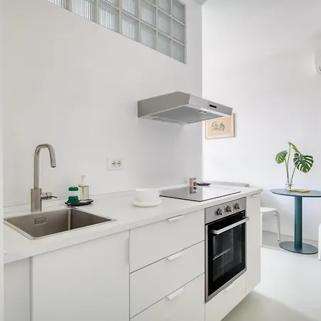 Hostmate- Milano-minimal Nest Apartment
