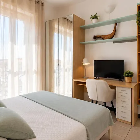 Bright 2-bedroom With Balconies Near San Raffaele Hospital Apartament Mediolan