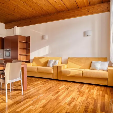 The Charm Of Old - Historic Palazzo With Duomo View Mediolan
