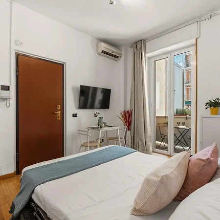Stayeasy Fara17 - Station New