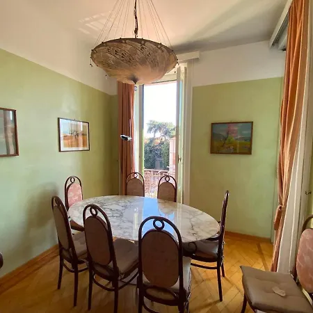 Luxurious And Spacious Near The Metro Apartament