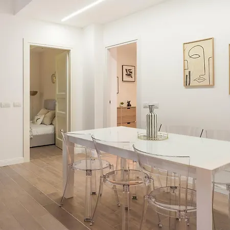 Apartament Porta Romana Garden Retreat - 3 Bedrooms & 2 Bathrooms *