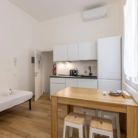 Navigli Loft, Steps To Darsena Apartment