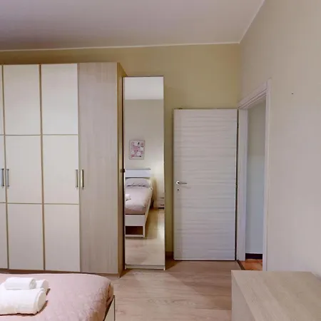 Carlone Bande Nere Apartament *