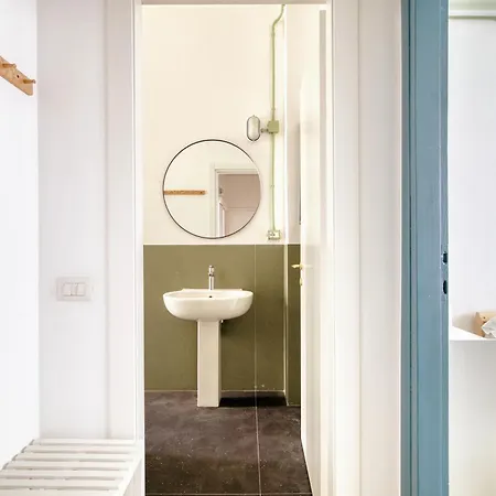 Hosmtate - - Porta Romana Apartment *