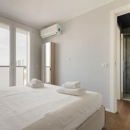 Appartement Guesthost - Skyview Attic Milan