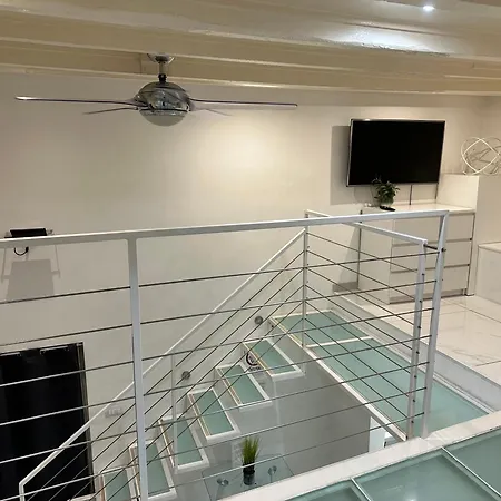 White House In Isola District Apartament *