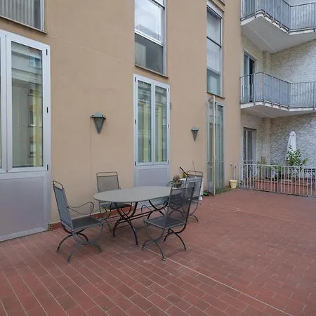 Appartement Fontana Milano, Historic With Panoramic Terrace, Guastalla Area *