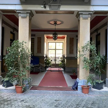 Luxurious And Spacious Near The Metro Mediolan