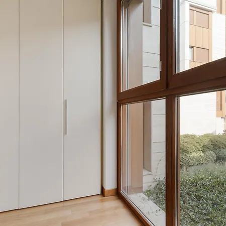 Guesthost - Bright With Balcony Near Mm3 Appartement Milan