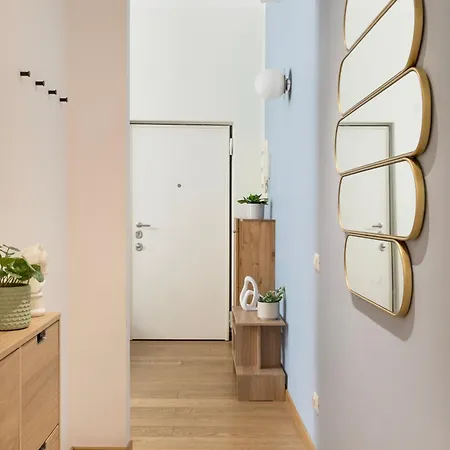 Chic Retreat - 2 Bedrooms & 2 Bathrooms Mediolan