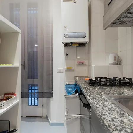 Appartement Guesthost - Comfy In Milan's Centre