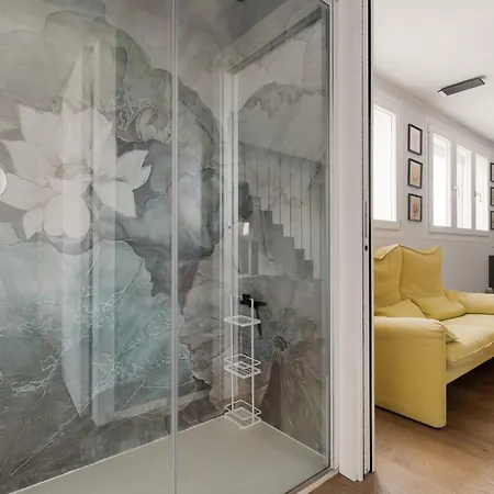 Guesthost - Skyview Attic Appartement Milan