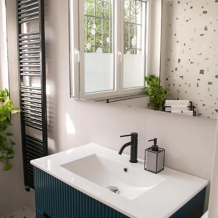 Ferrarin Garden House - Peaceful - Linate M4 Apartament