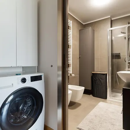 Guesthost - Traiano Comfy And Bright Apartament