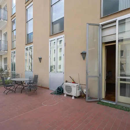 Fontana Milano, Historic With Panoramic Terrace, Guastalla Area Appartement
