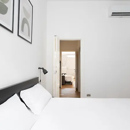 Apartment Cenisio Piazza Diocleziano Moderno Bilocale
