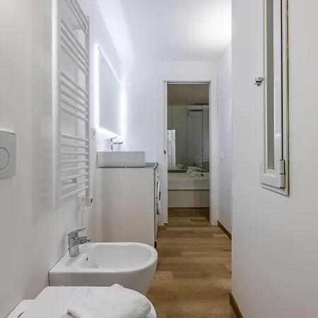 Apartment Navigli Loft, Steps To Darsena