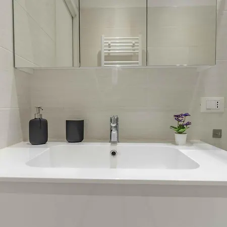 Imbonati Urban - Garage Privato- 3 Min Dalla Metro -10 Min Duomo Apartament Mediolan