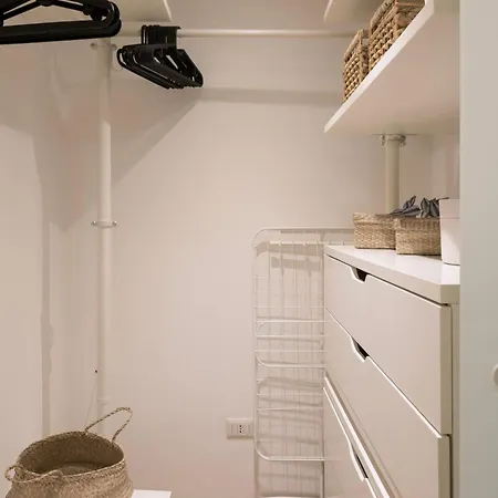 Chic Retreat - 2 Bedrooms & 2 Bathrooms *