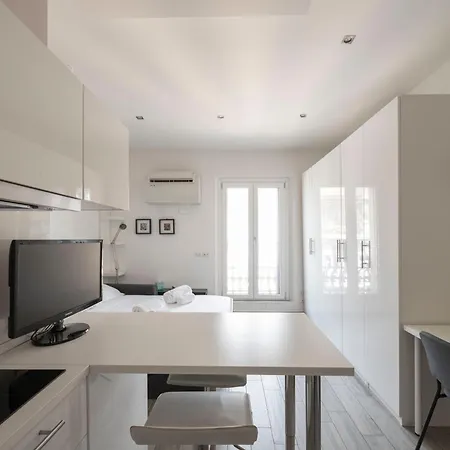 Porta Venezia Maiocchi Luminoso Monolocale Appartement